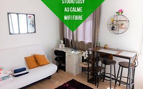 Le Zen -Studio Tout Equipe- Wifi Fibre- Centre Ville Avec Parking