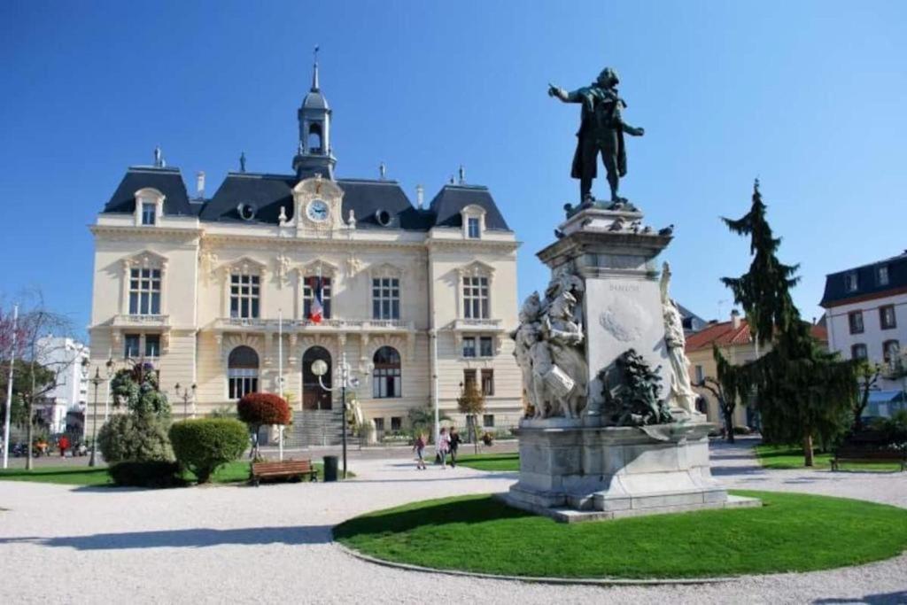 Le Zen -Studio Tout Equipe- Wifi Fibre- Centre Ville Avec Parking Tarbes Extérieur photo
